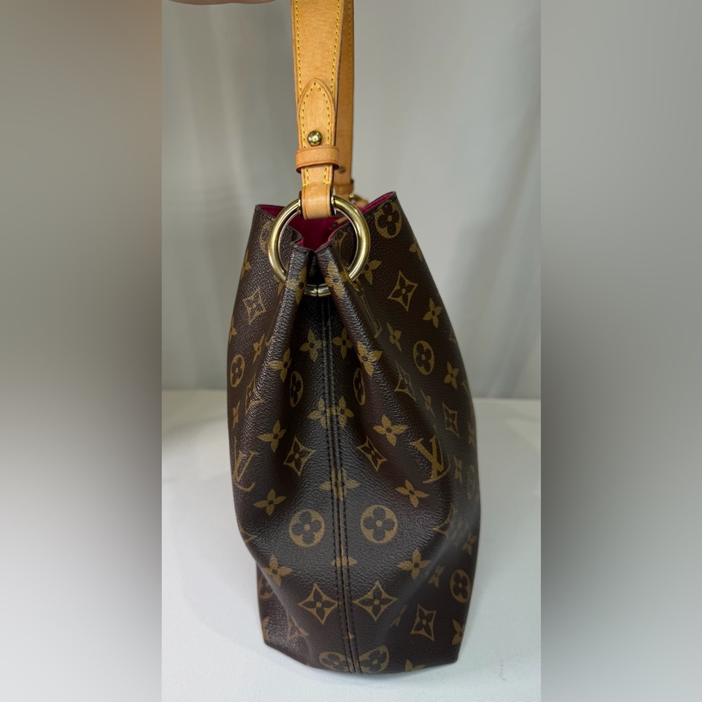 Louis Vuitton Monogram Graceful PM (small one)
Pivoine Interior - Picture 7 of 17